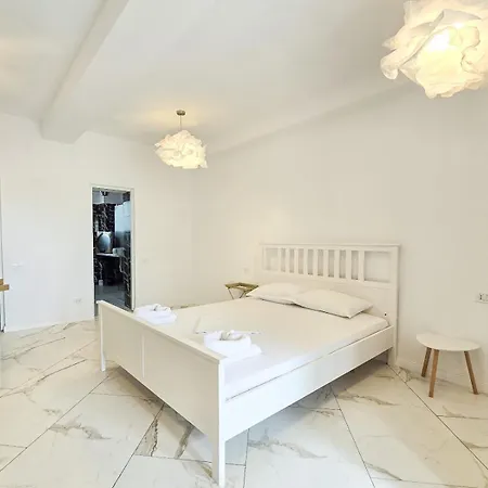 Cazino Nord Ostello *