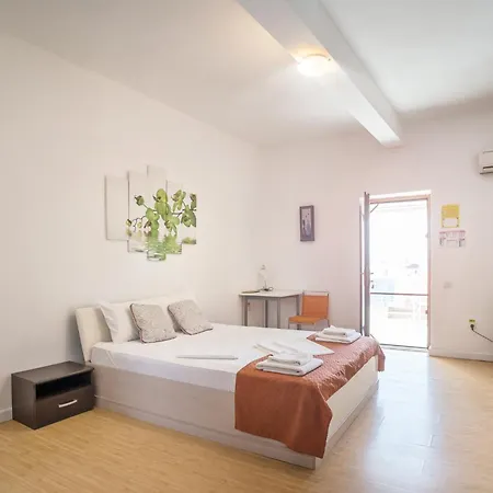 Hostel Cazino Nord *