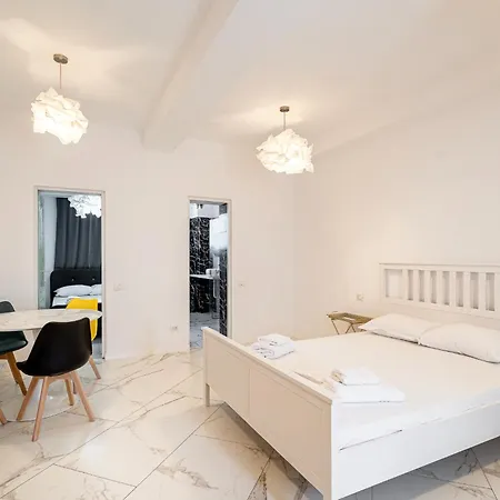 Hostel Cazino Nord *
