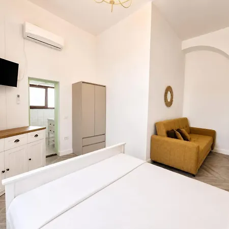 Hostel Cazino Nord *