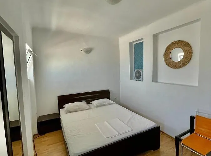 Hostel Cazino Nord *