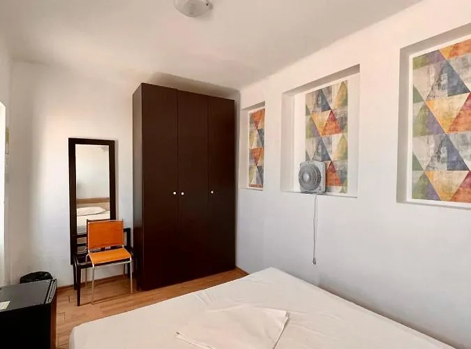 Cazino Nord Hostel *